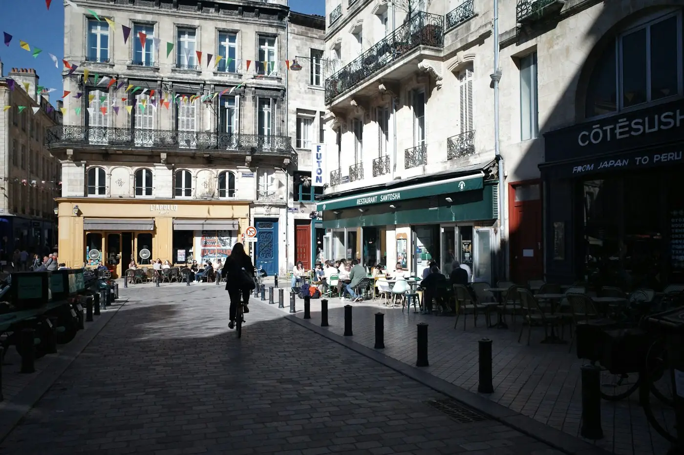 Rue du centre historique de Bordeaux — traitement anti-moustique à Pessac